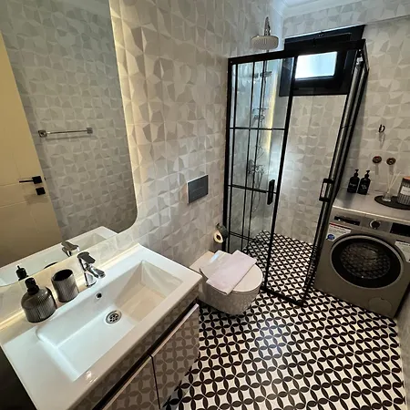 Appartement Stylish Lounge With Pool & Views *